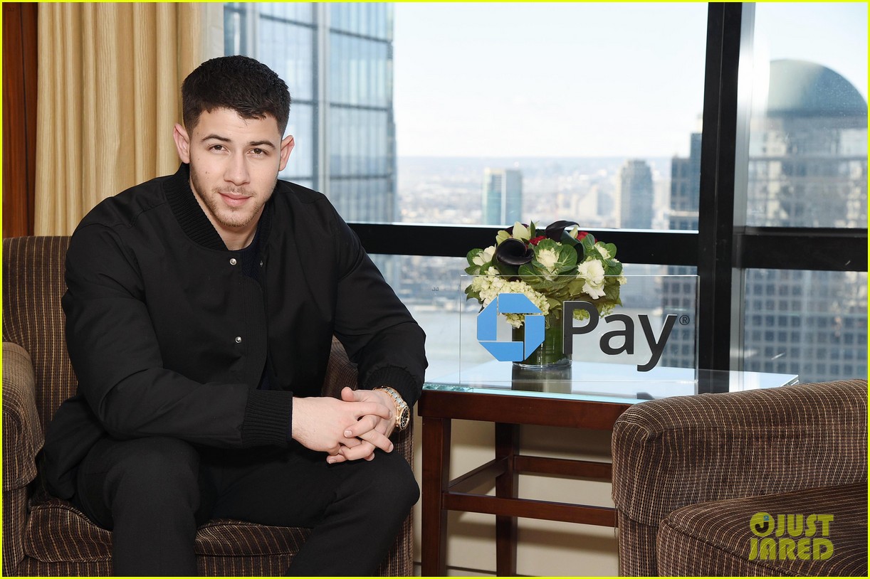 nick jonas surprises fans with performance of his golden globe nominated song 12