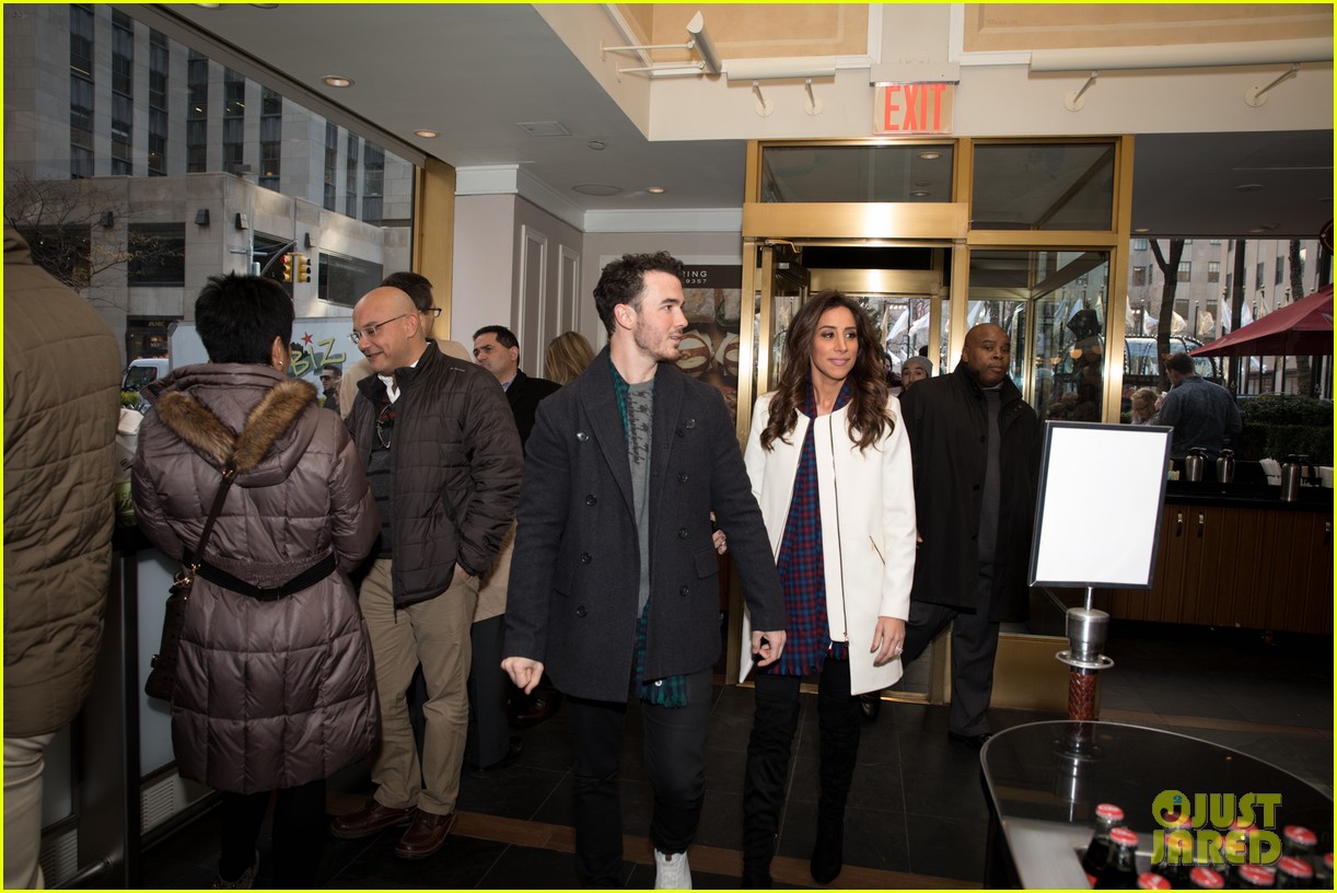 kevin jonas danielle jonas ben sherman taxis sophie join family quotes 21