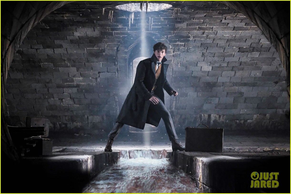 jude law johnny depp featured in new fantastic beasts the crimes of grindelwald images 05