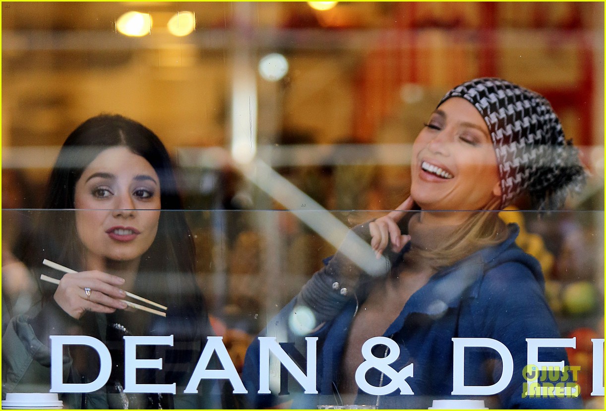 jennifer lopez and vanessa hudgens share a laugh at nyc cafe 02