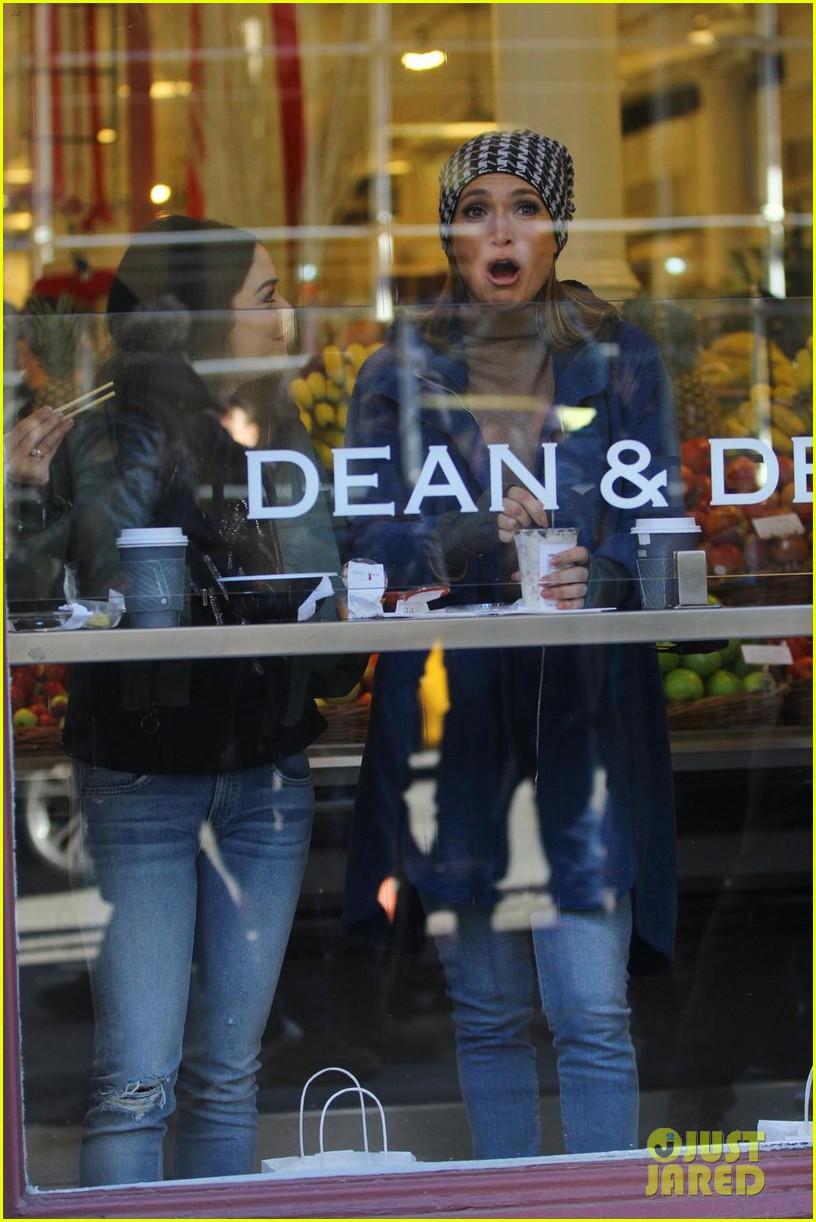 jennifer lopez and vanessa hudgens share a laugh at nyc cafe 09