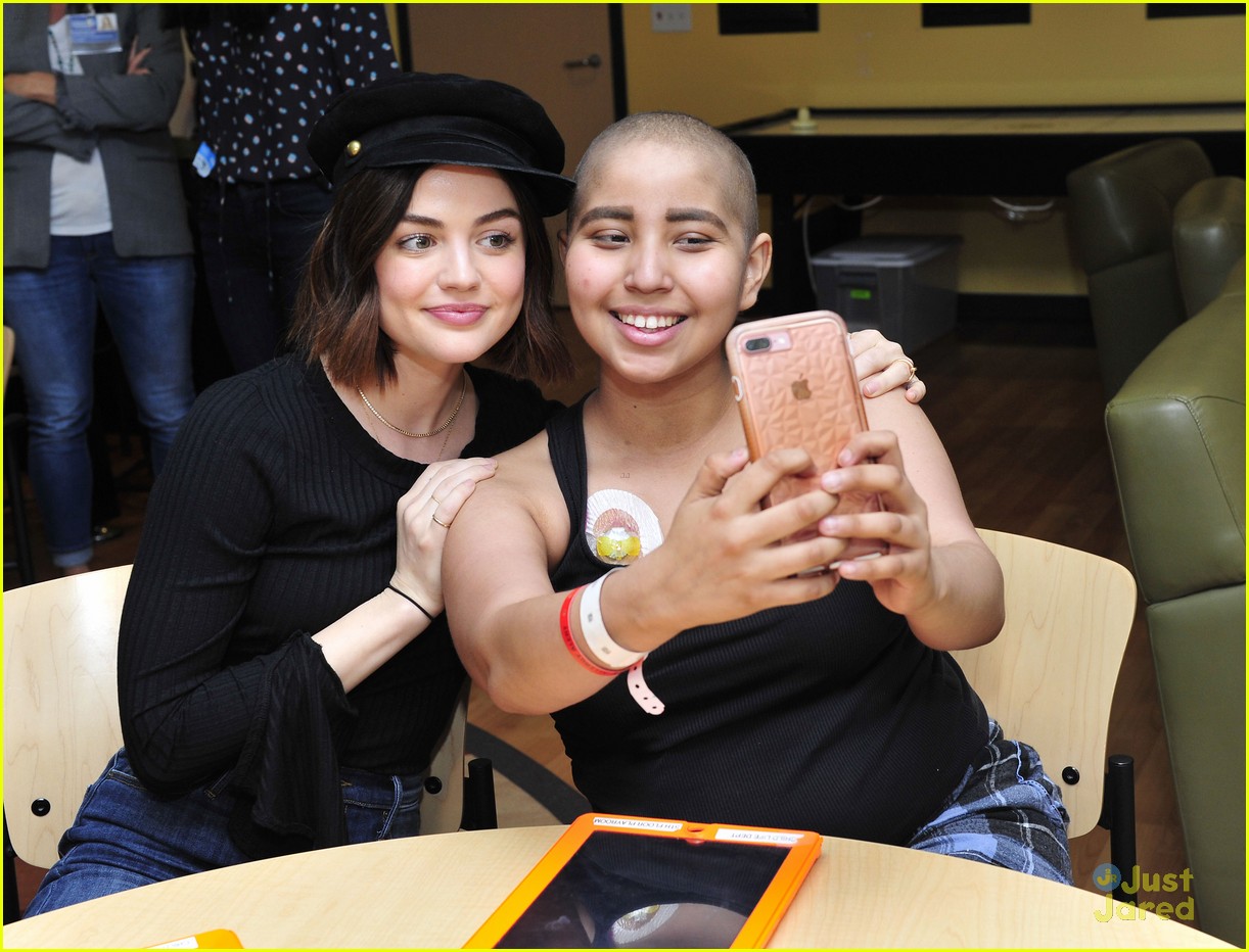 lucy hale chla visit laura french fries 02