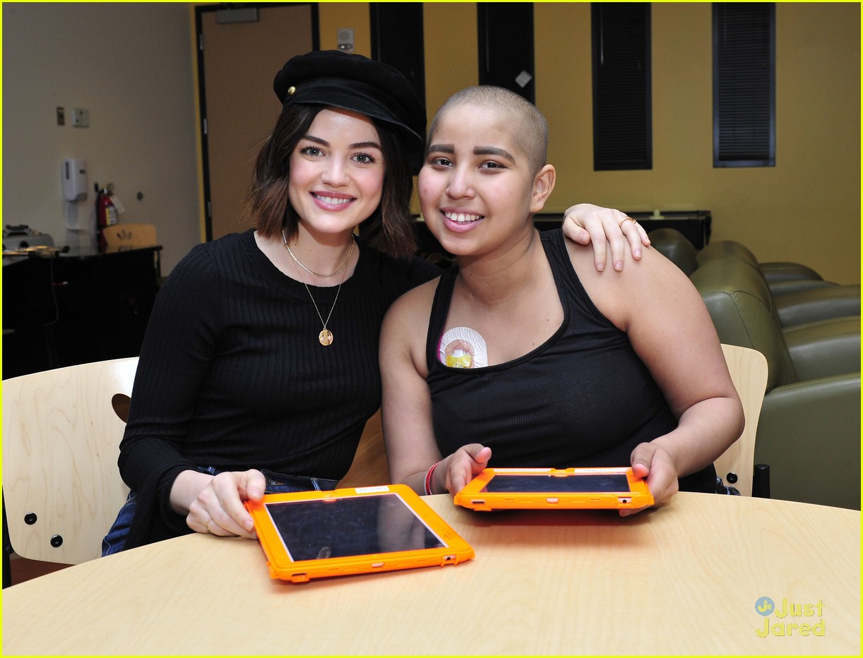 lucy hale chla visit laura french fries 03