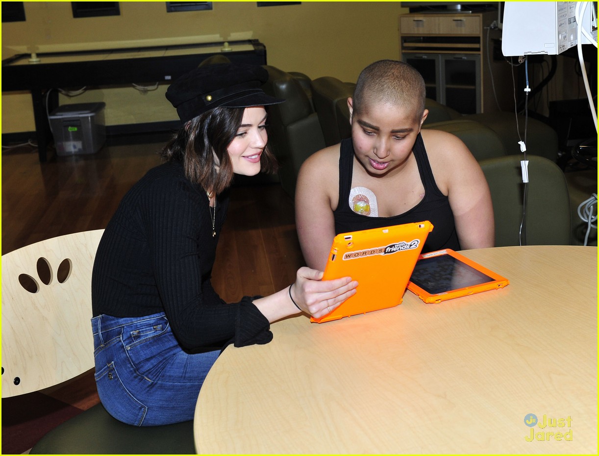 lucy hale chla visit laura french fries 10