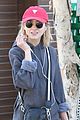 natalia dyer returns to los angeles after fashion awards with charlie heaton 03
