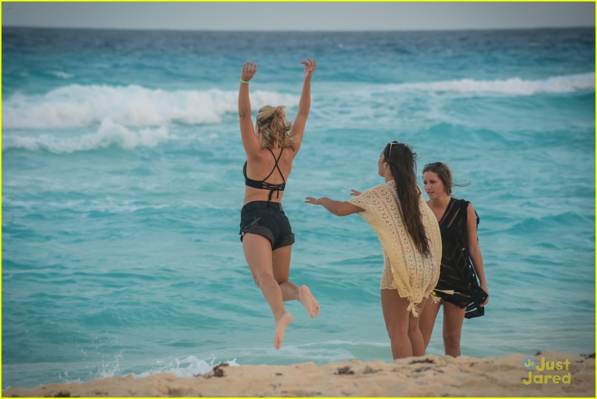 olivia holt besties cancun mexico vacation 02