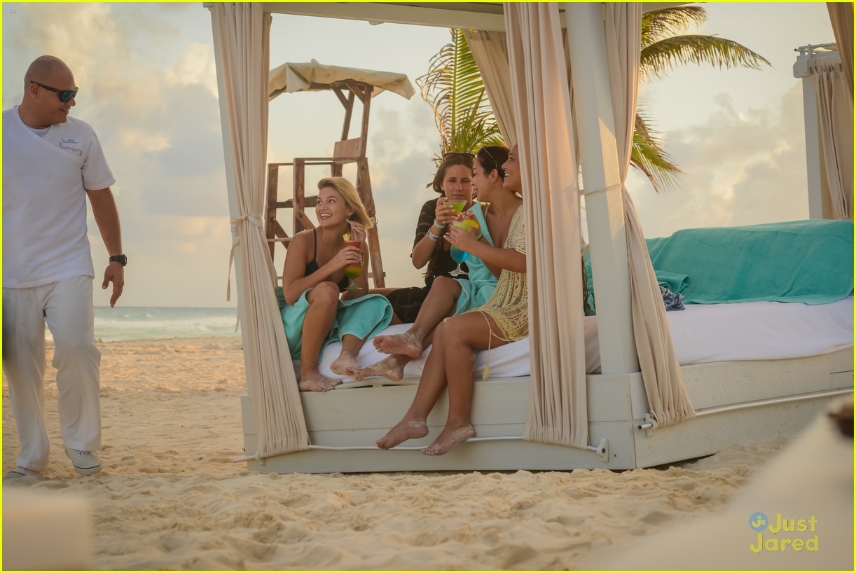 olivia holt besties cancun mexico vacation 36