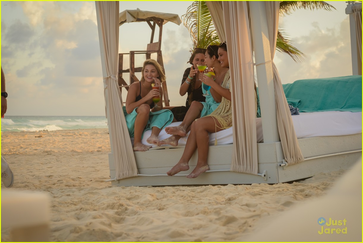 olivia holt besties cancun mexico vacation 37