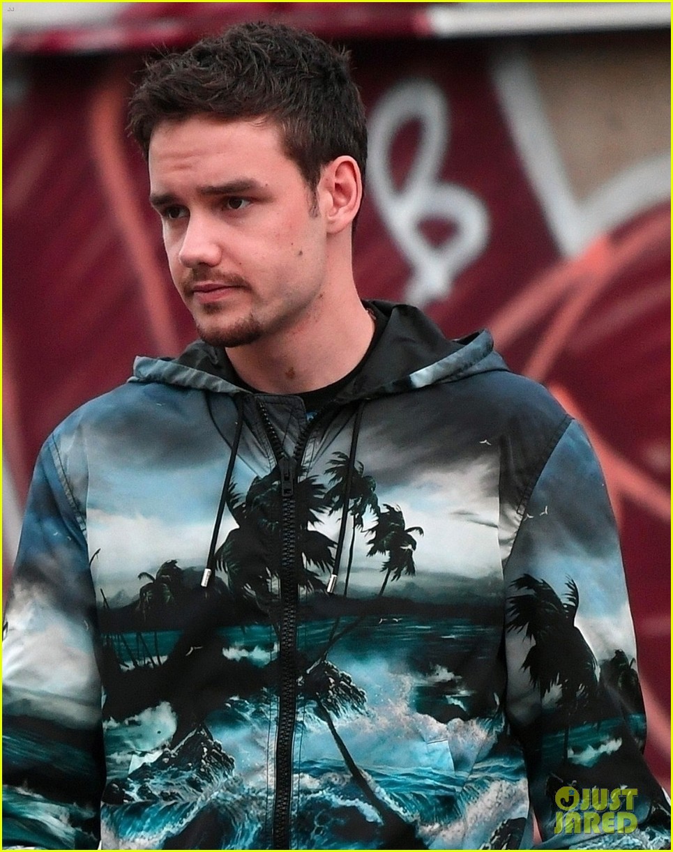 liam payne shows off his tropical style while out in london 01