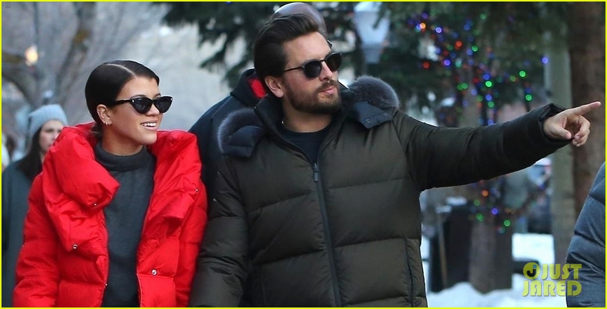 sofia richie and scott disick get playful in the snow 07