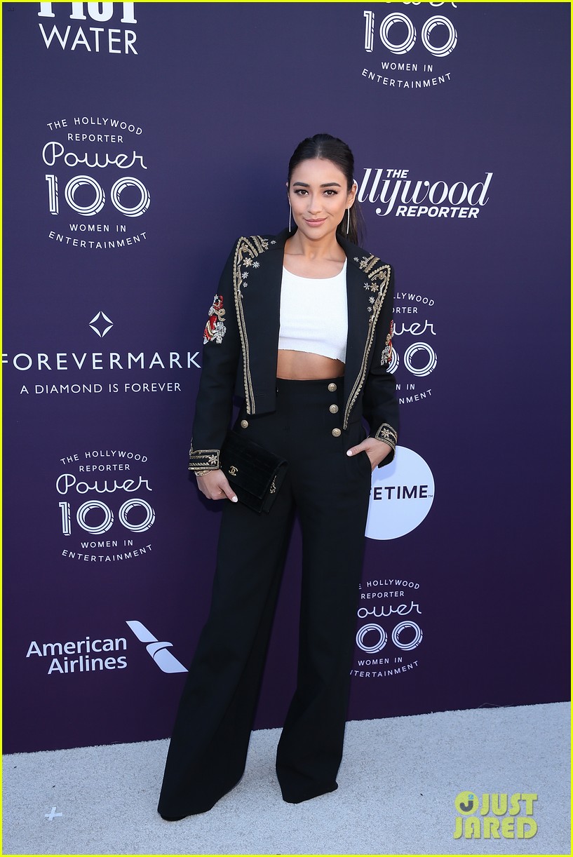yara shahidi and shay mitchell team up for thrs women in entertainment breakfast 08