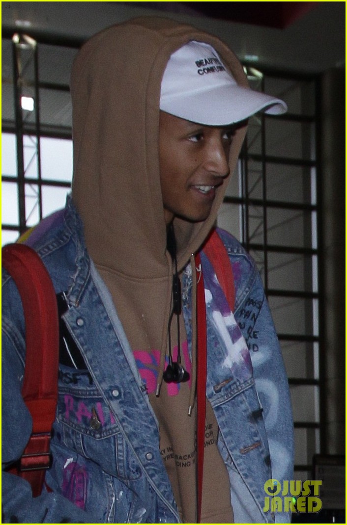 jaden smith jets out of lax airport ahead of the holidays 02