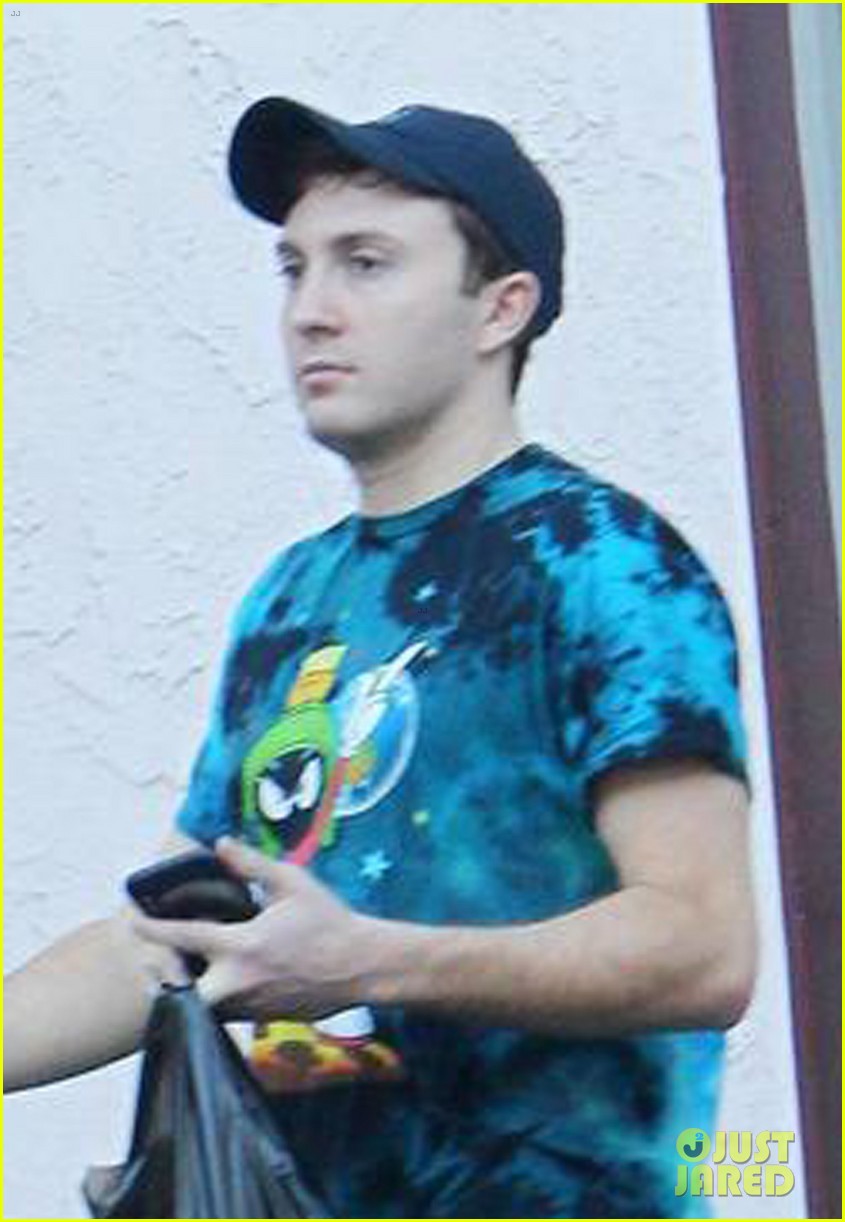 meghan trainor and daryl sabara step out for first time since getting engaged 04