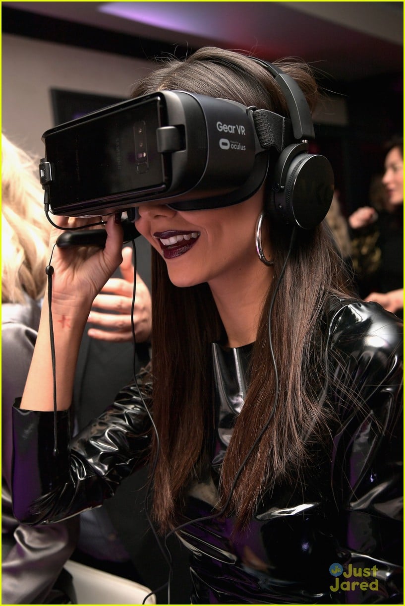 Victoria Justice Rocks Ripped Jean Skirt at Samsung VR Launch Party: Photo  1128739 | Madison Reed, Victoria Justice Pictures | Just Jared Jr.