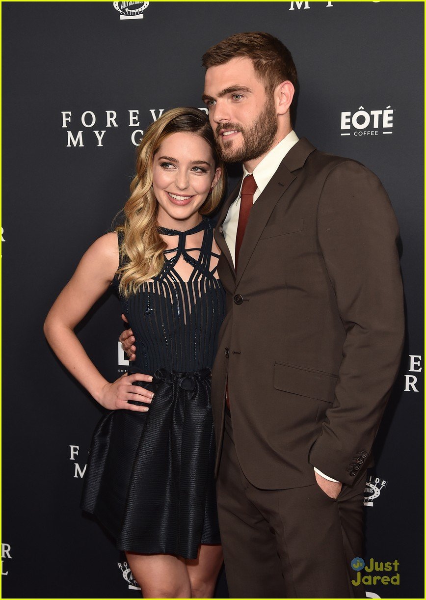 alex roe forever my girl premiere jessica rothe more pics 01