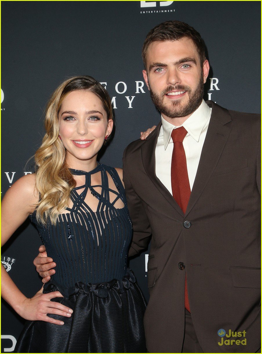 alex roe forever my girl premiere jessica rothe more pics 07