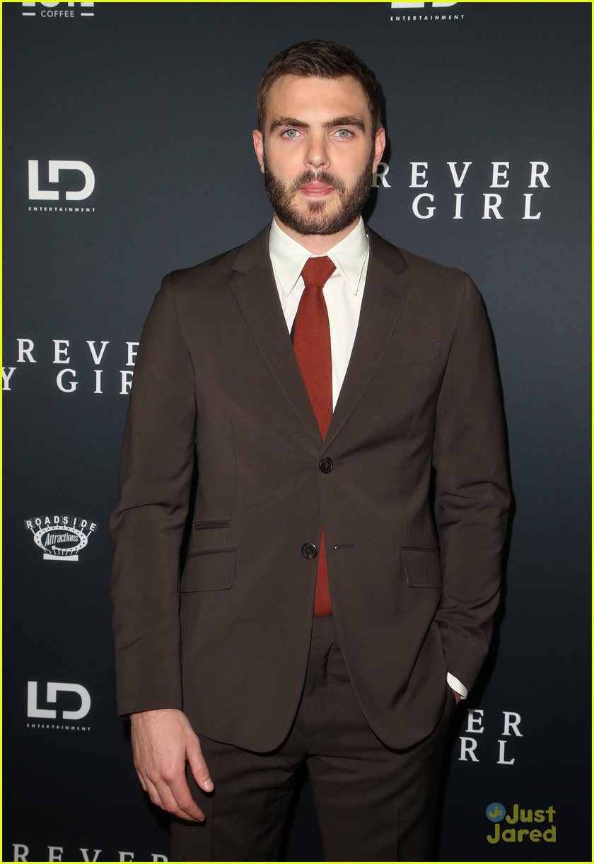 alex roe forever my girl premiere jessica rothe more pics 10