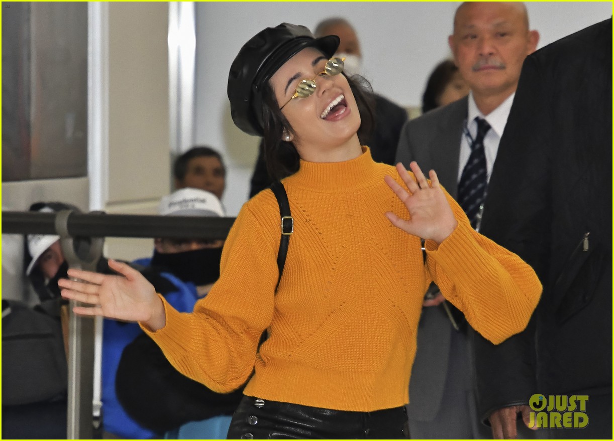 camila cabello arrives in tokoyo airport 09