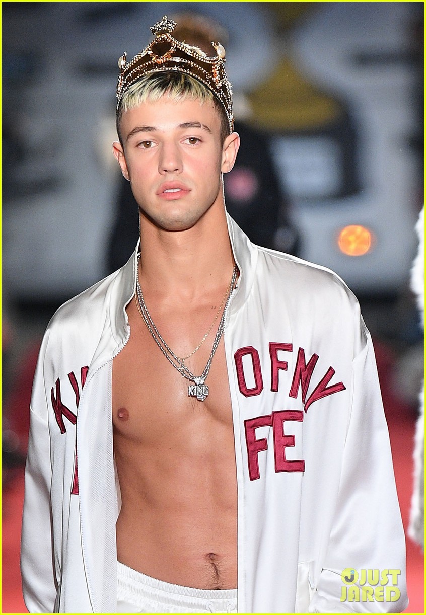 cameron dallas is shirtless royalty at dolce and gabana show in milan 03