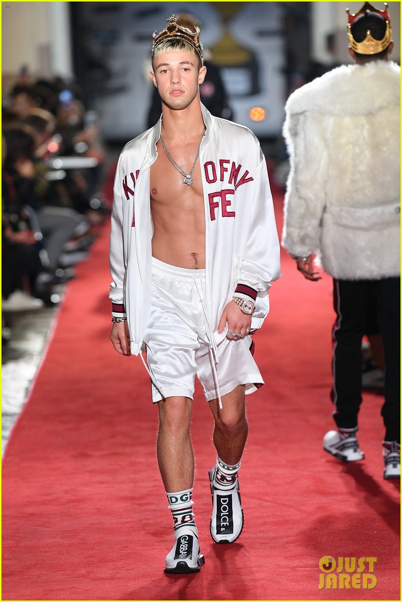 cameron dallas is shirtless royalty at dolce and gabana show in milan 08