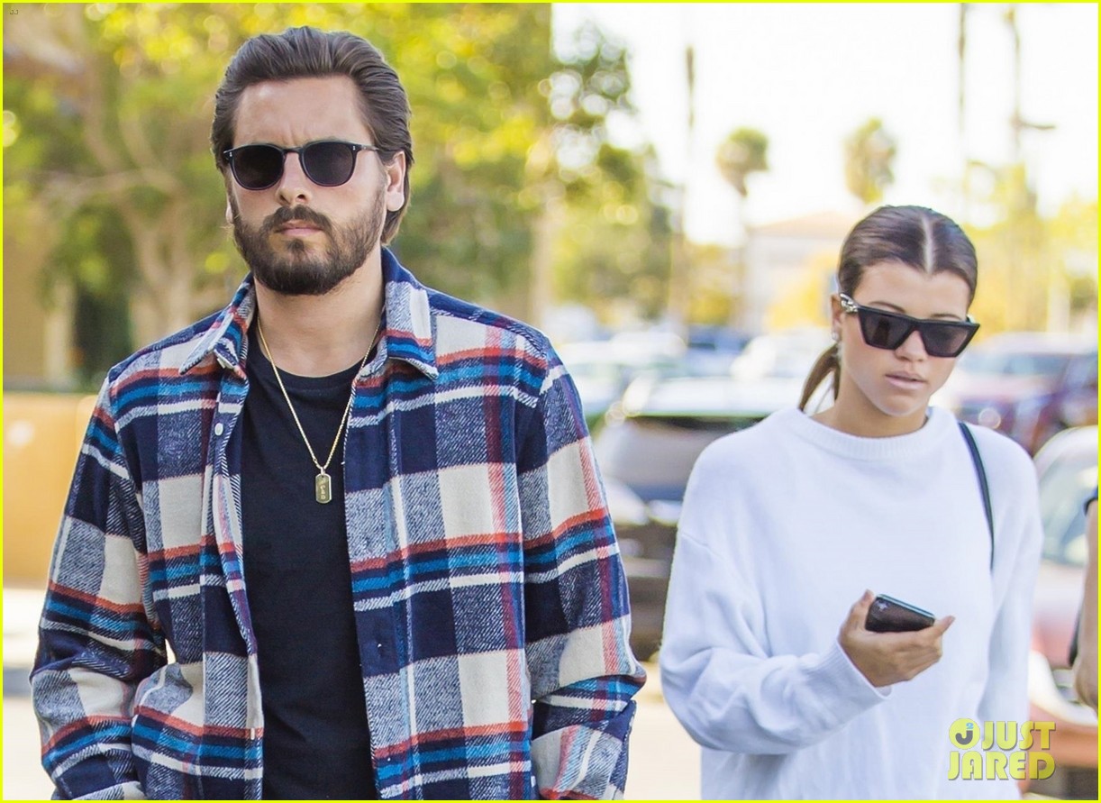 scott disick and sofia richie couple up for agoura hills lunch date 08