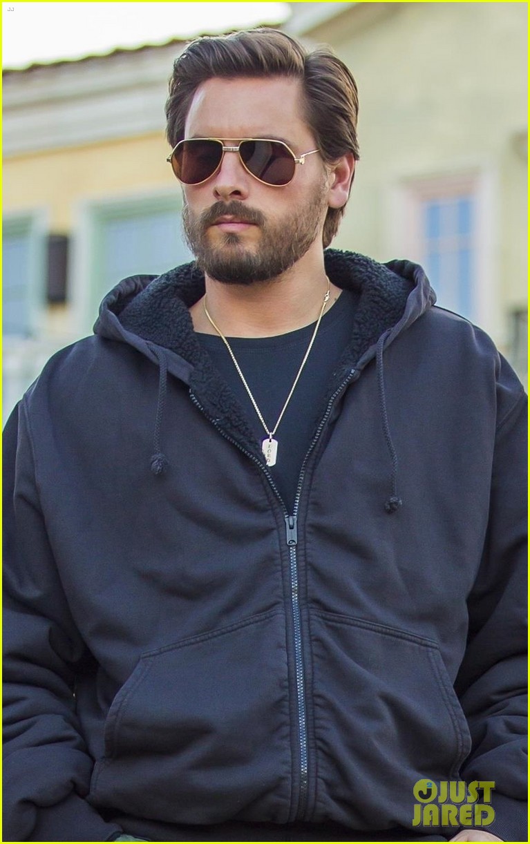 scott disick sofia richie couple up for lunch date at sugarfish 05