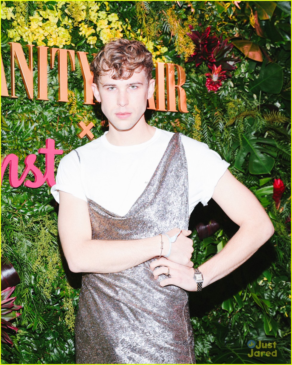 tommy dorfman pre globes party 04