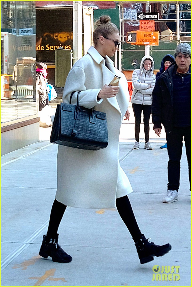 gigi hadid out about nyc 03