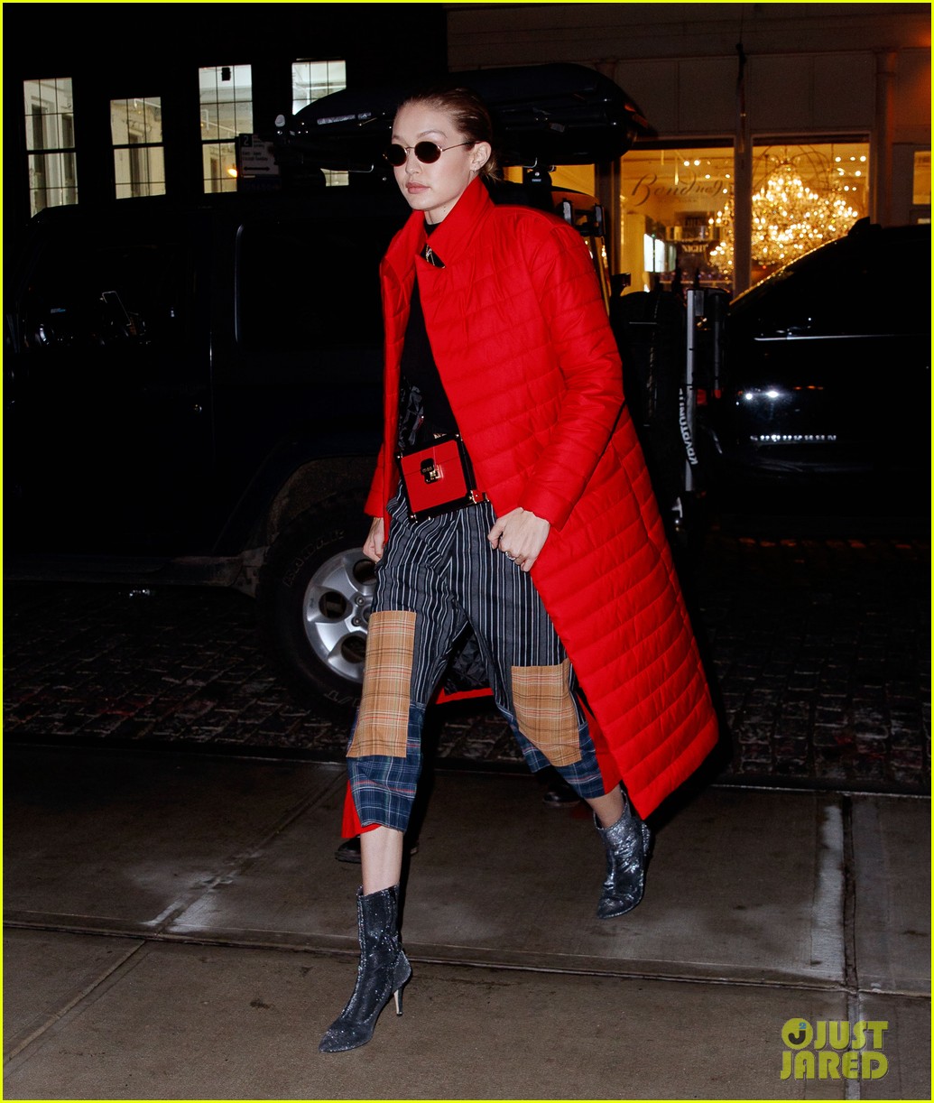 gigi hadid brigthens up the streets of nyc 01