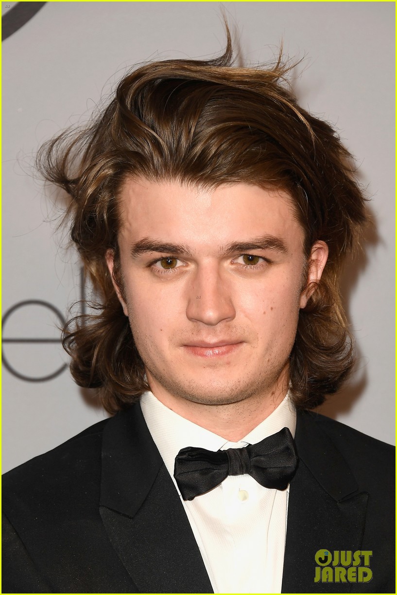 joe keery and girlfriend maika moroe couple up at instyles golden globes 2018 after party 08