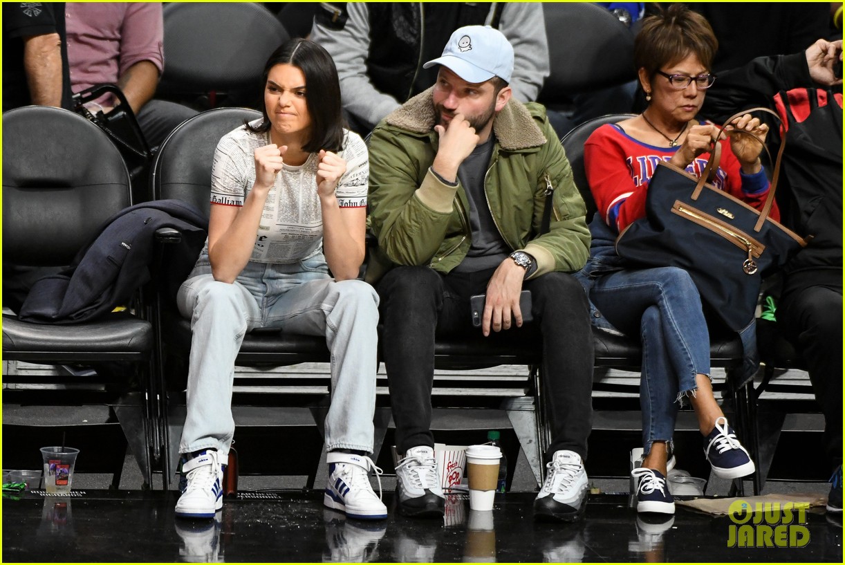 kendall jenner clippers game january 05