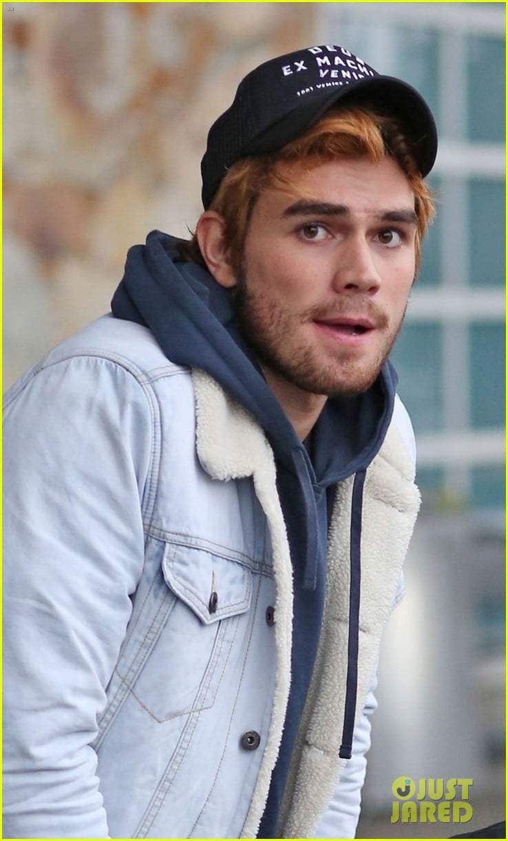 kj apa arrives in vancouver with mystery blonde 06