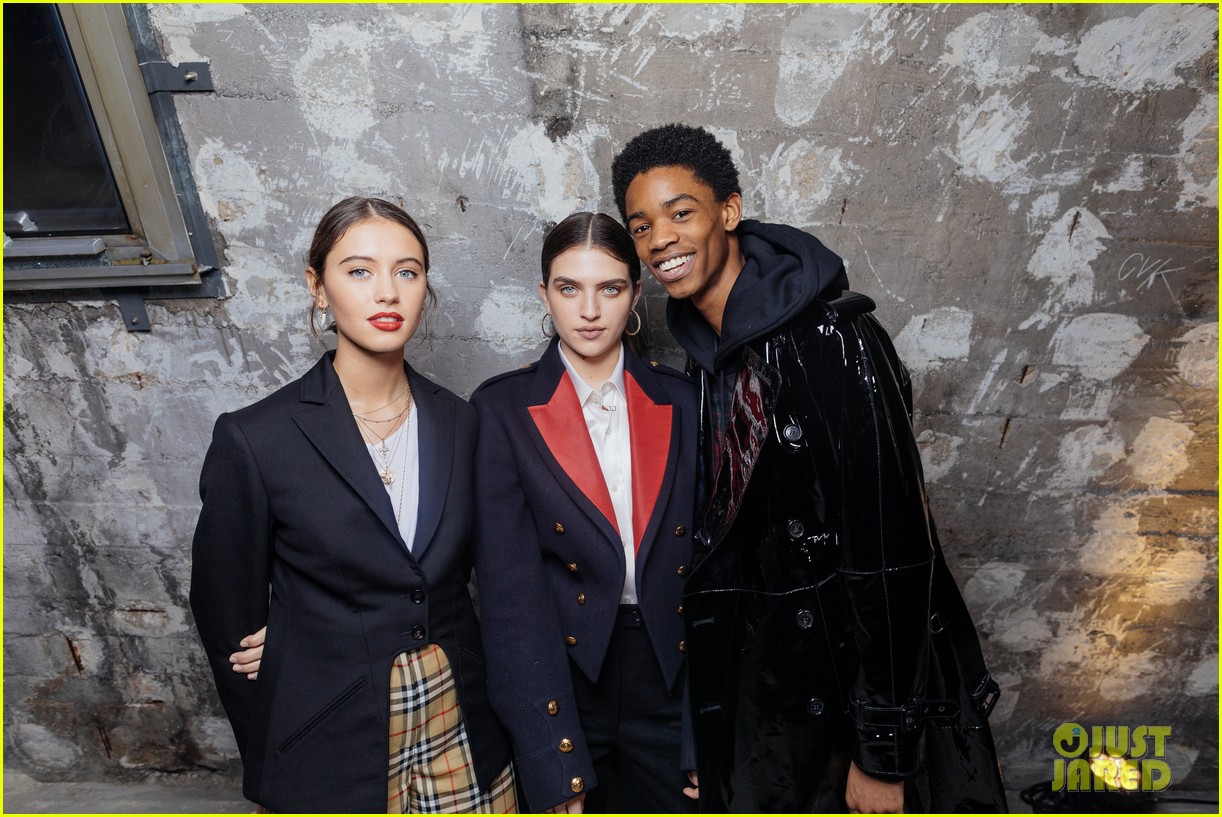 iris law looks super chic at burrberry pfw party 01