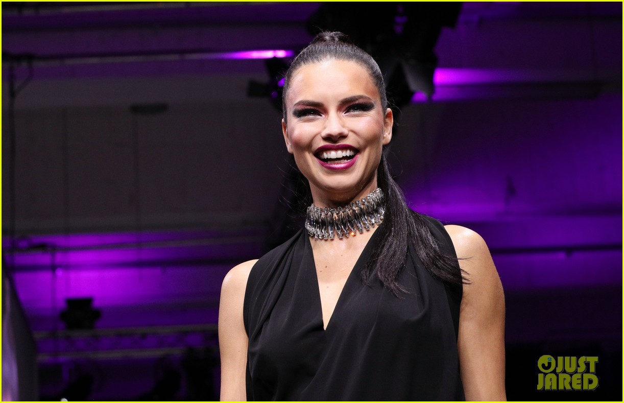 adriana lima and jasmine sanders strut their stuff at maybelline show in berlin 06