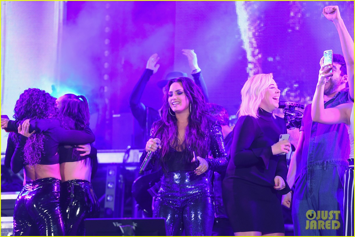 demi lovato performs in a sequined jumpsuit for nye in miami 02