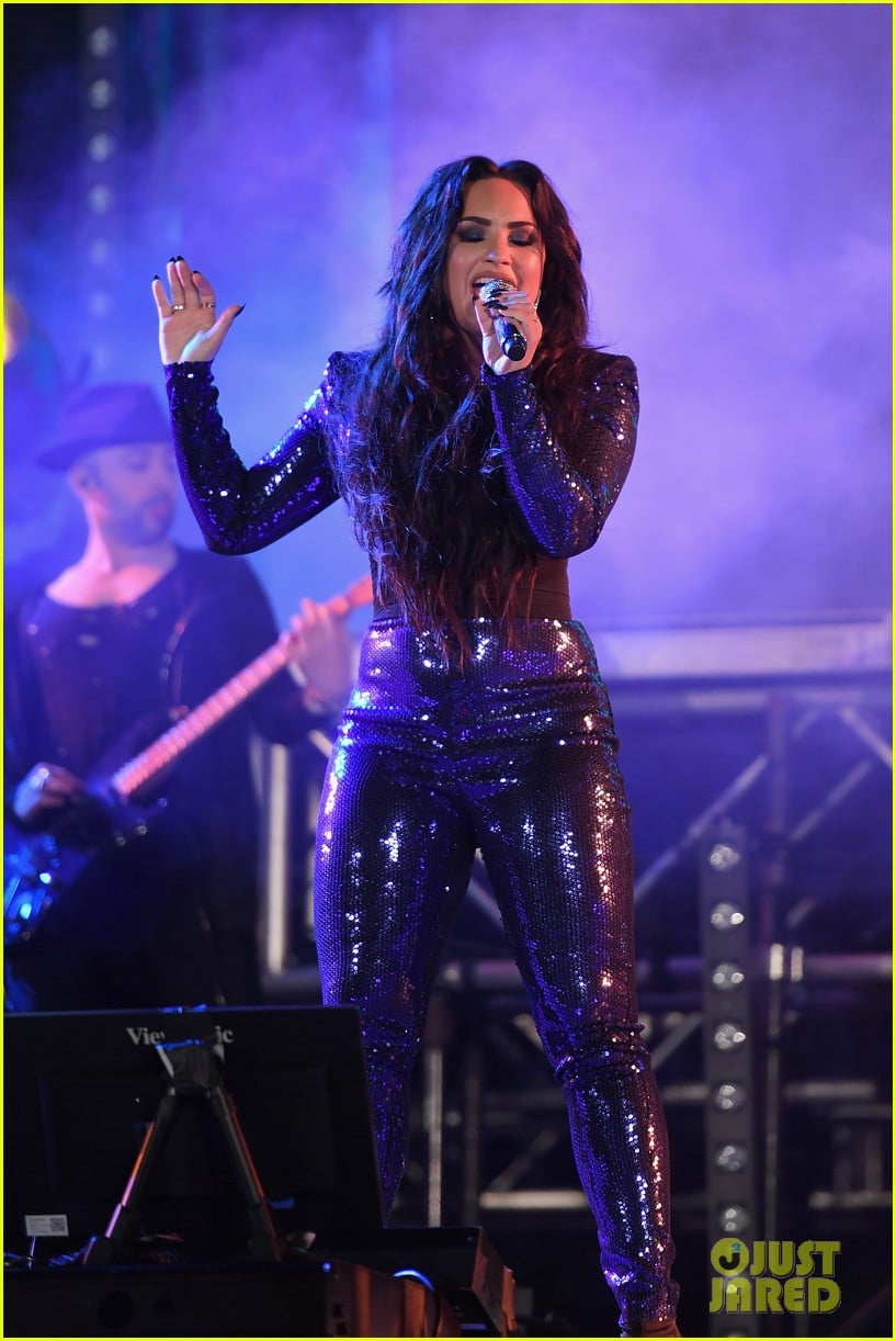 demi lovato performs in a sequined jumpsuit for nye in miami 05