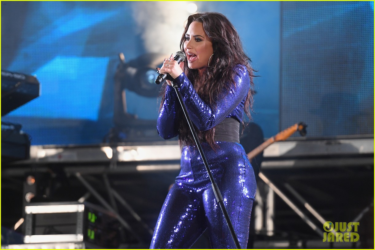 demi lovato performs in a sequined jumpsuit for nye in miami 08