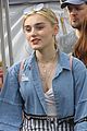meg donnelly gets confused at farmers market 03