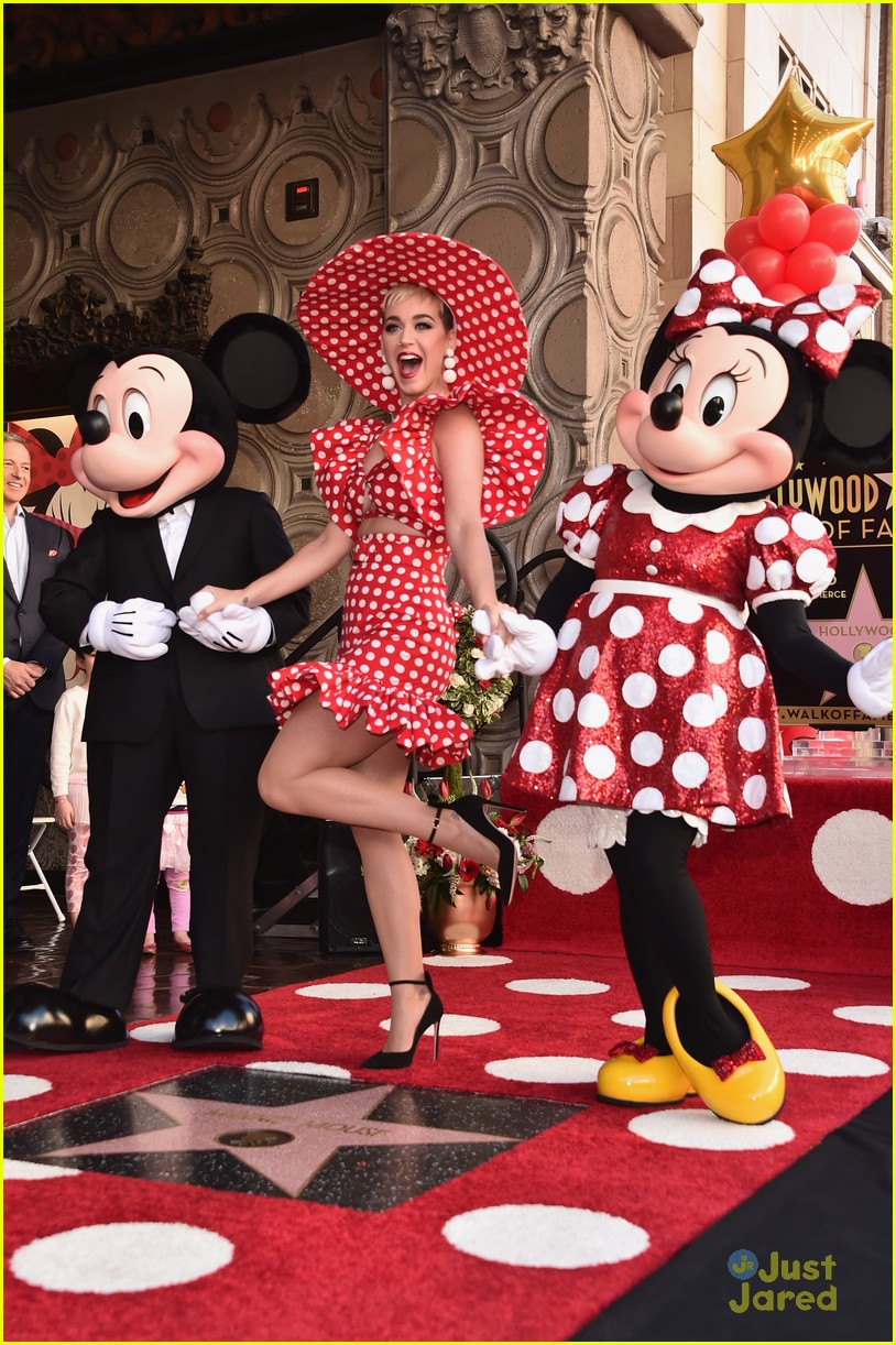 minnie mouse walk fame ceremony katy perry mickey mouse 06