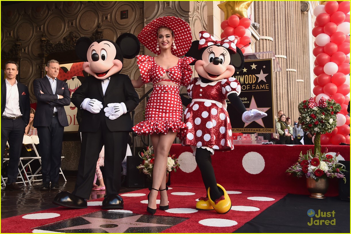 minnie mouse walk fame ceremony katy perry mickey mouse 10