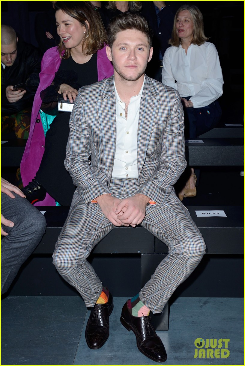 niall horan sits front row at paul smith paris fashion week show 02