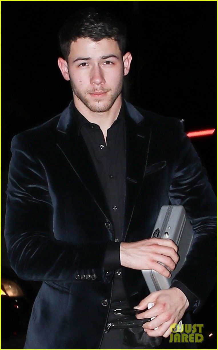 nick jonas steps out after madeline brewer dinner date 04