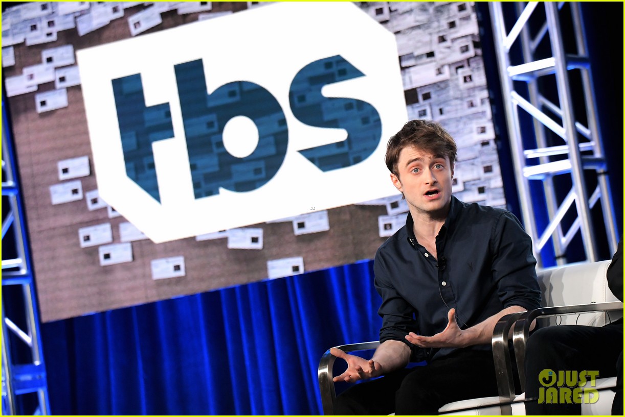 daniel radcliffe and steve buscemi bring miracle workers to winter tca tour 2018 19