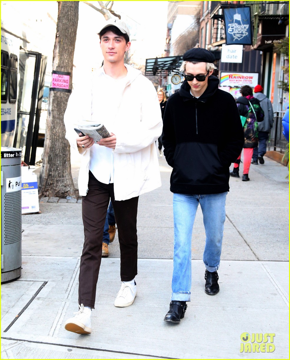 troye sivan and boyfriend jacob bixenman step out in nyc 10