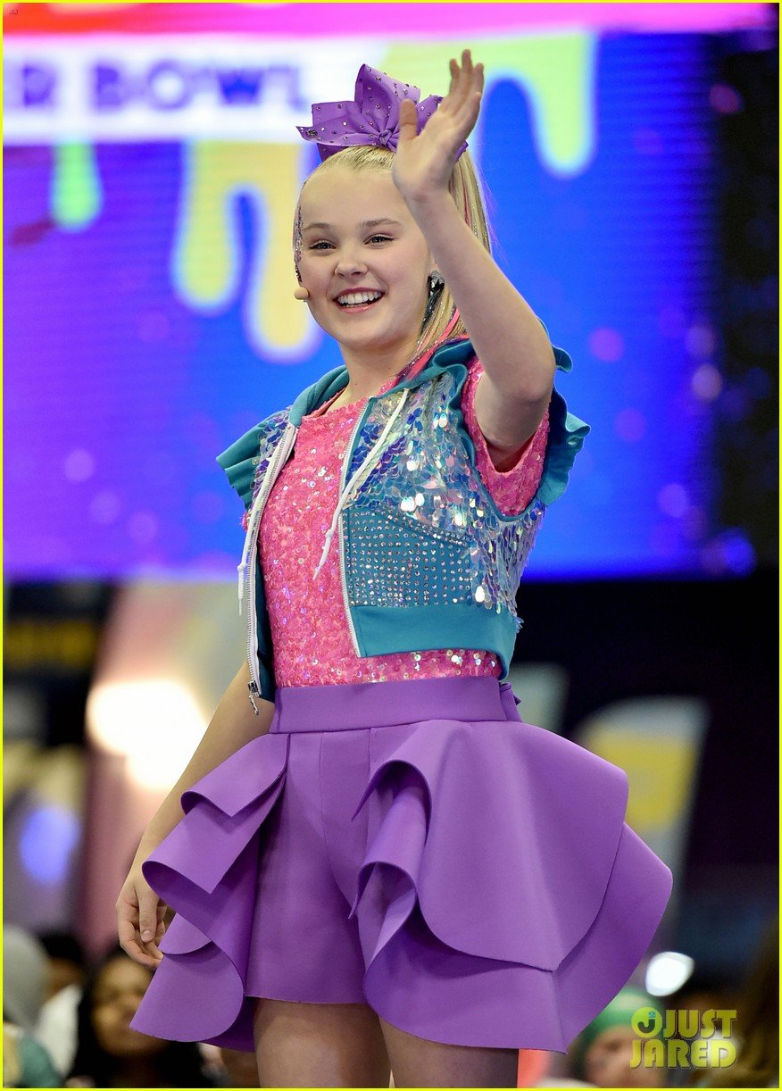 jojo siwa takes the stage at nfl play 60 kids day 01