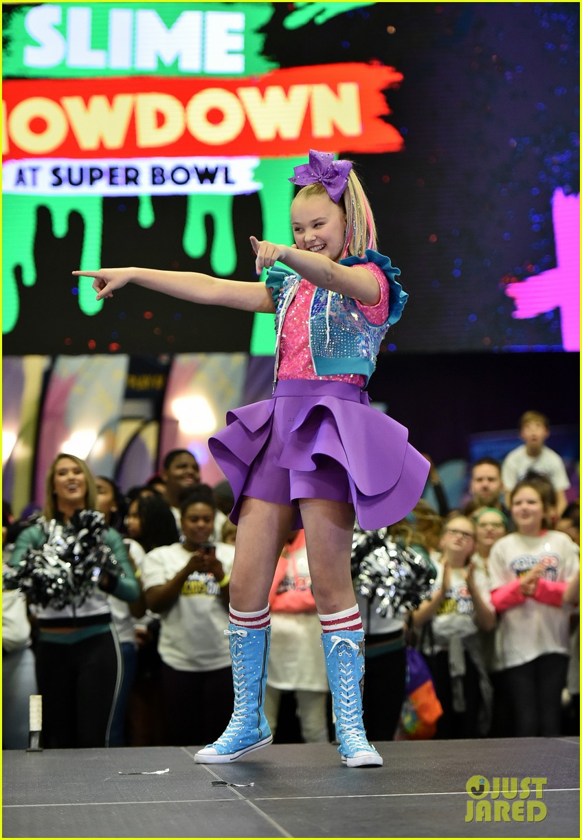 jojo siwa takes the stage at nfl play 60 kids day 06