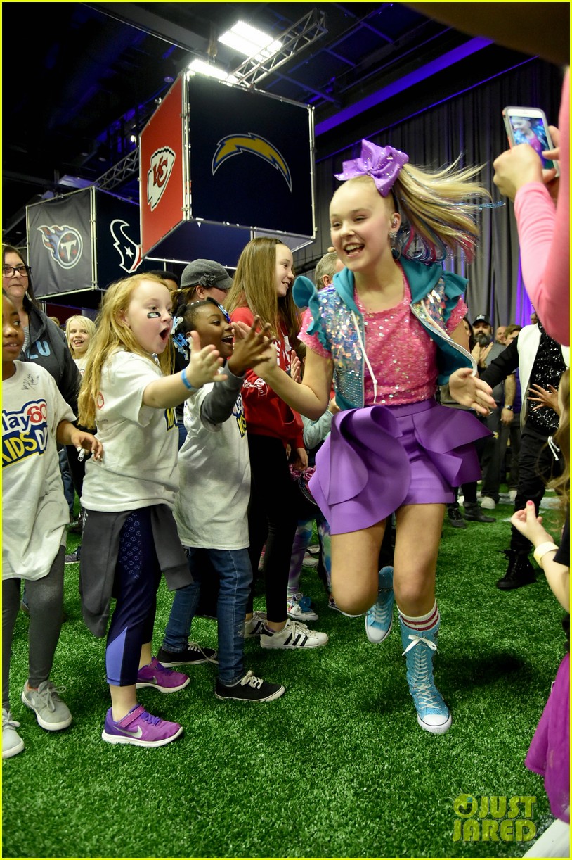 jojo siwa takes the stage at nfl play 60 kids day 13
