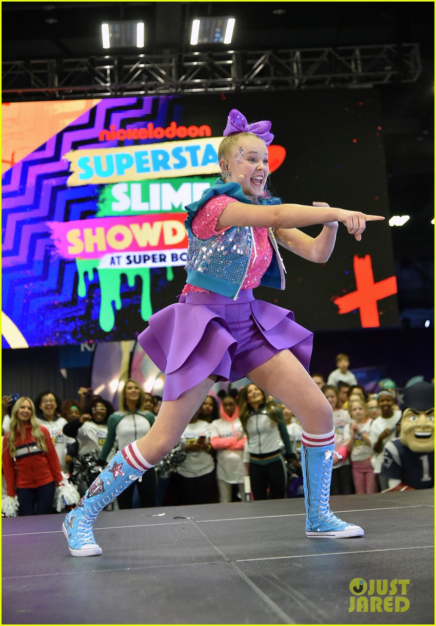 jojo siwa takes the stage at nfl play 60 kids day 18