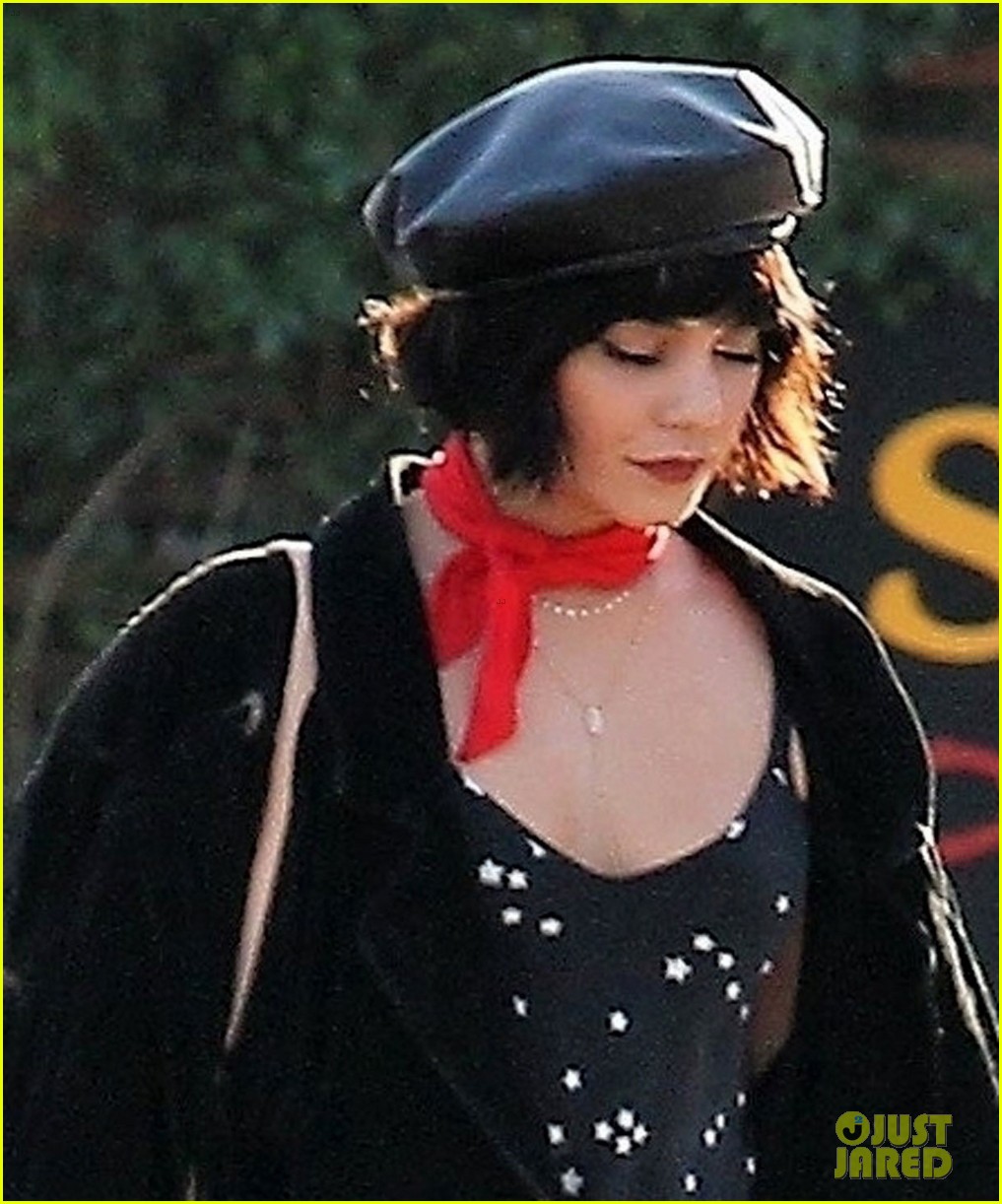 vanessa hudgens thinks shes a french detective 03