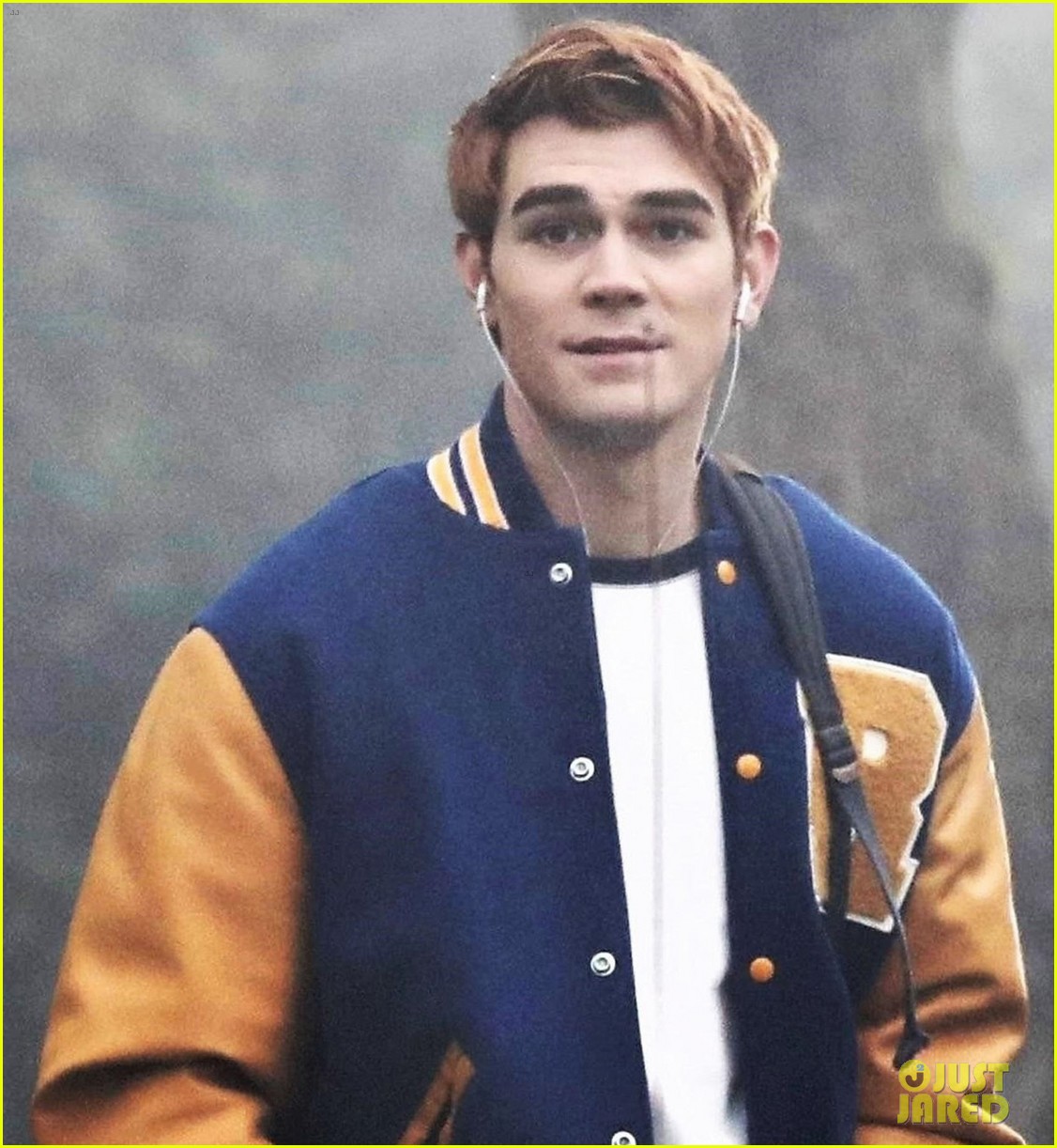 kj apa challenges grant gustins the flash to a race2 06